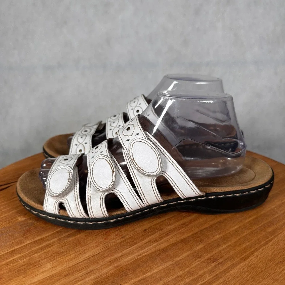 Clarks Slide Sandals Women 7.5 White Leather Good Triple Strap Adjustable Boho